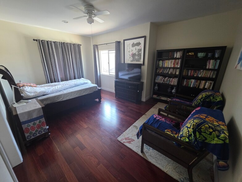 second bedroom - 5102 La Palma Ave