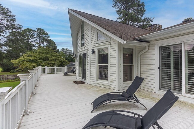 Building Photo - 132 Cherry Hills Dr