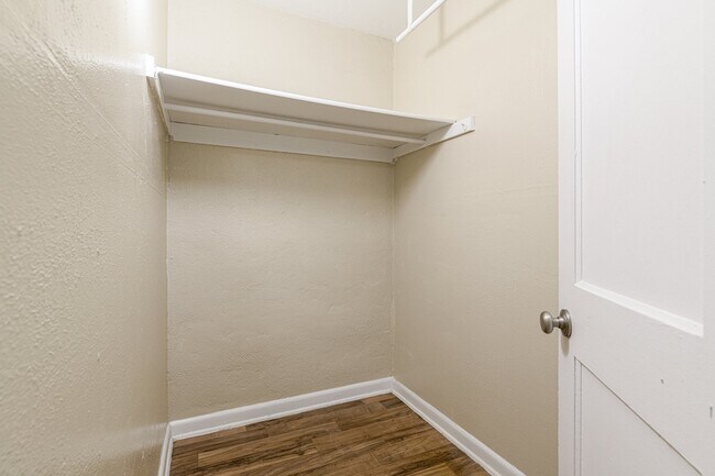 Building Photo - 1030 N Pearl St