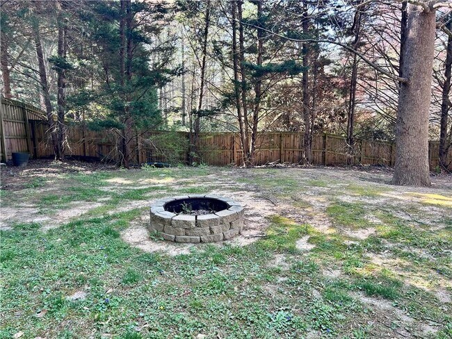 Building Photo - 2100 Old Forge Way