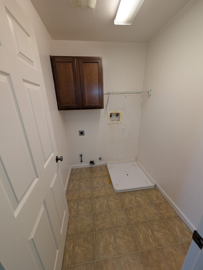 Building Photo - 3200 S Jensen Ct