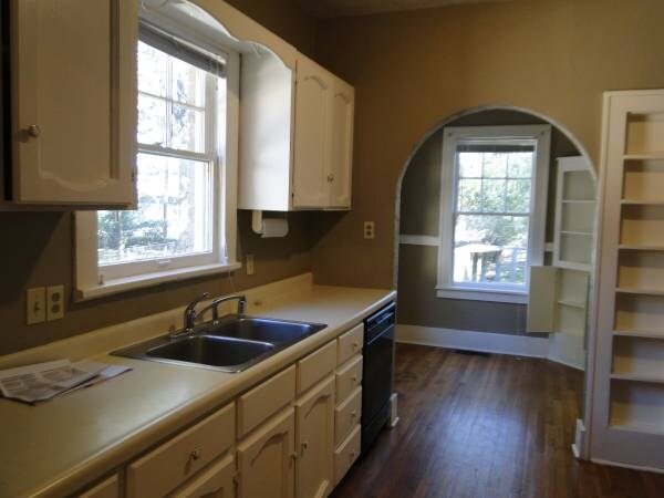 Building Photo - 3430 N Cypress St