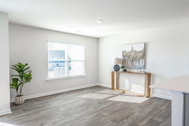 Building Photo - 205 Maddox Dr