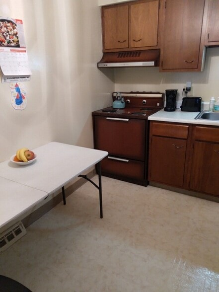 kitchen - 2226 Court St