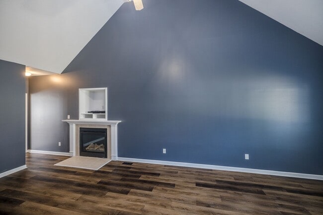 Building Photo - 4893 Somerset Dr