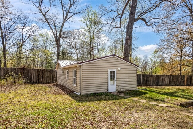 Building Photo - 208 Telegraph Rd