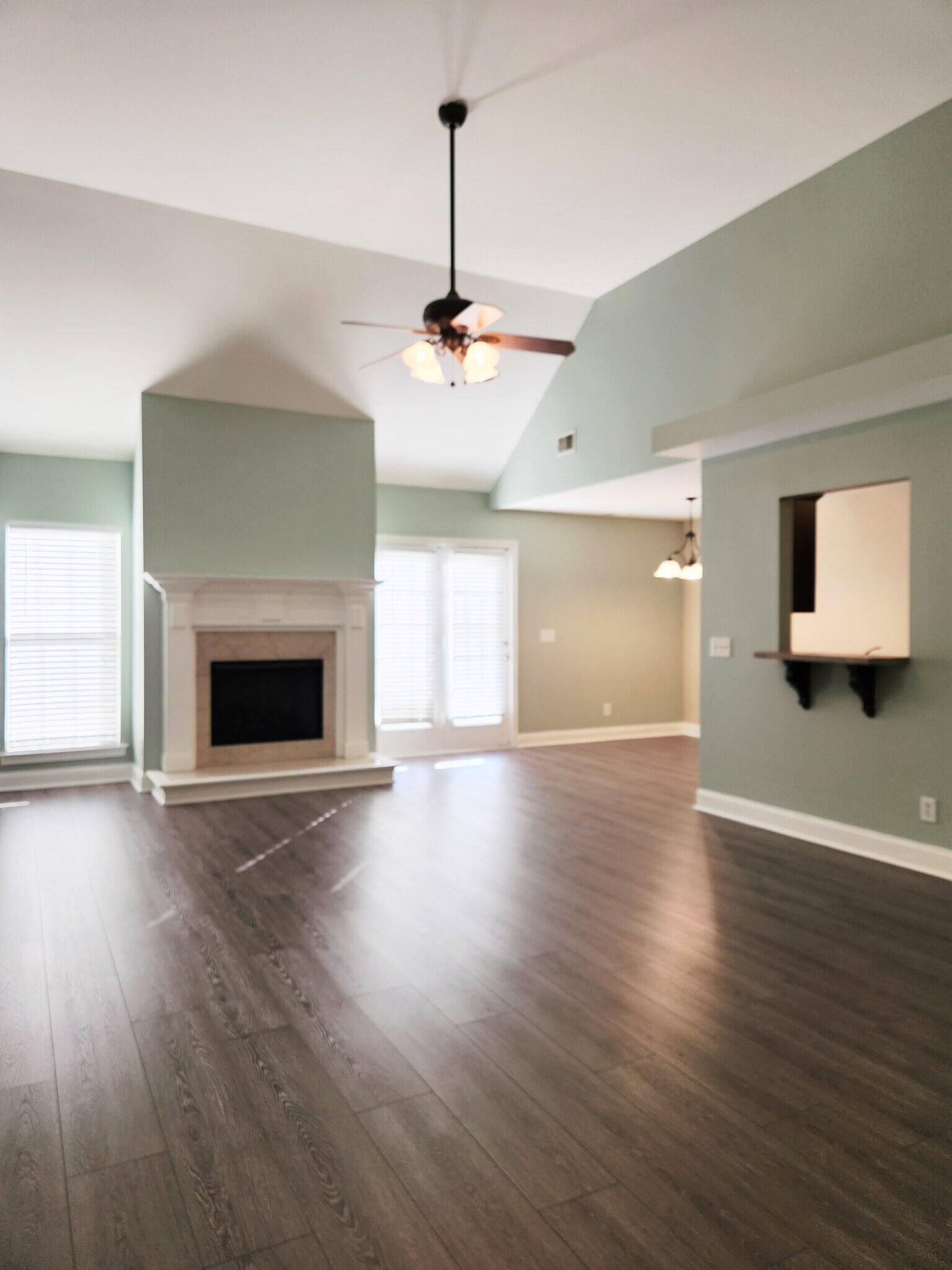 Building Photo - 420 Nathan St