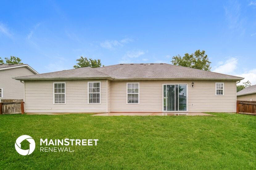 Building Photo - 715 Country Ln