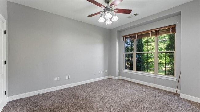 Building Photo - 204 Tunbridge Dr