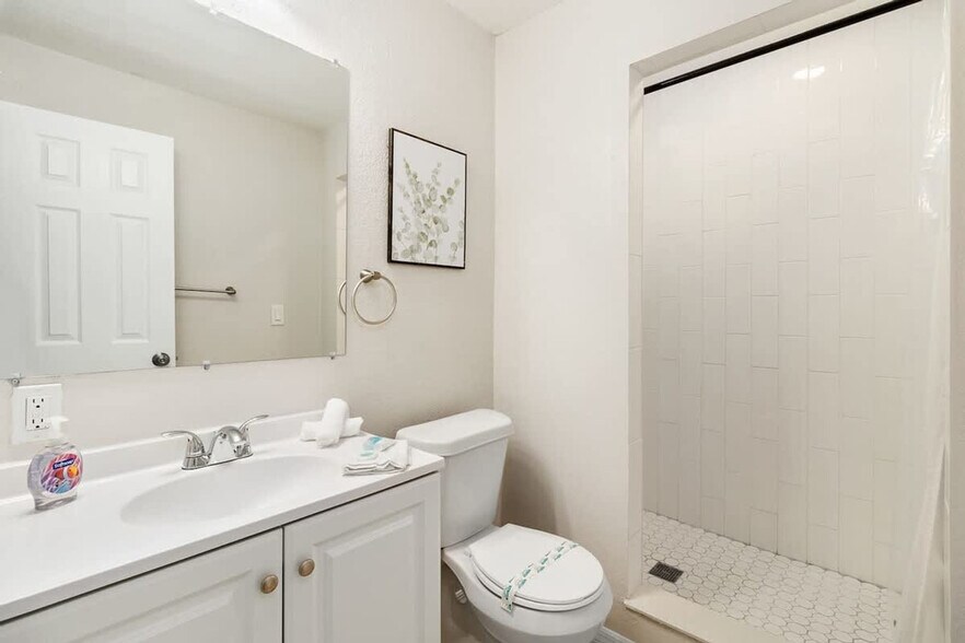 Building Photo - 5542 20th St