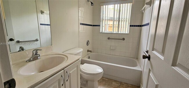 Building Photo - 1980 SE 11th St