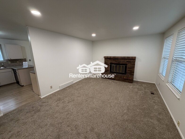 Building Photo - 575 E 10315 S