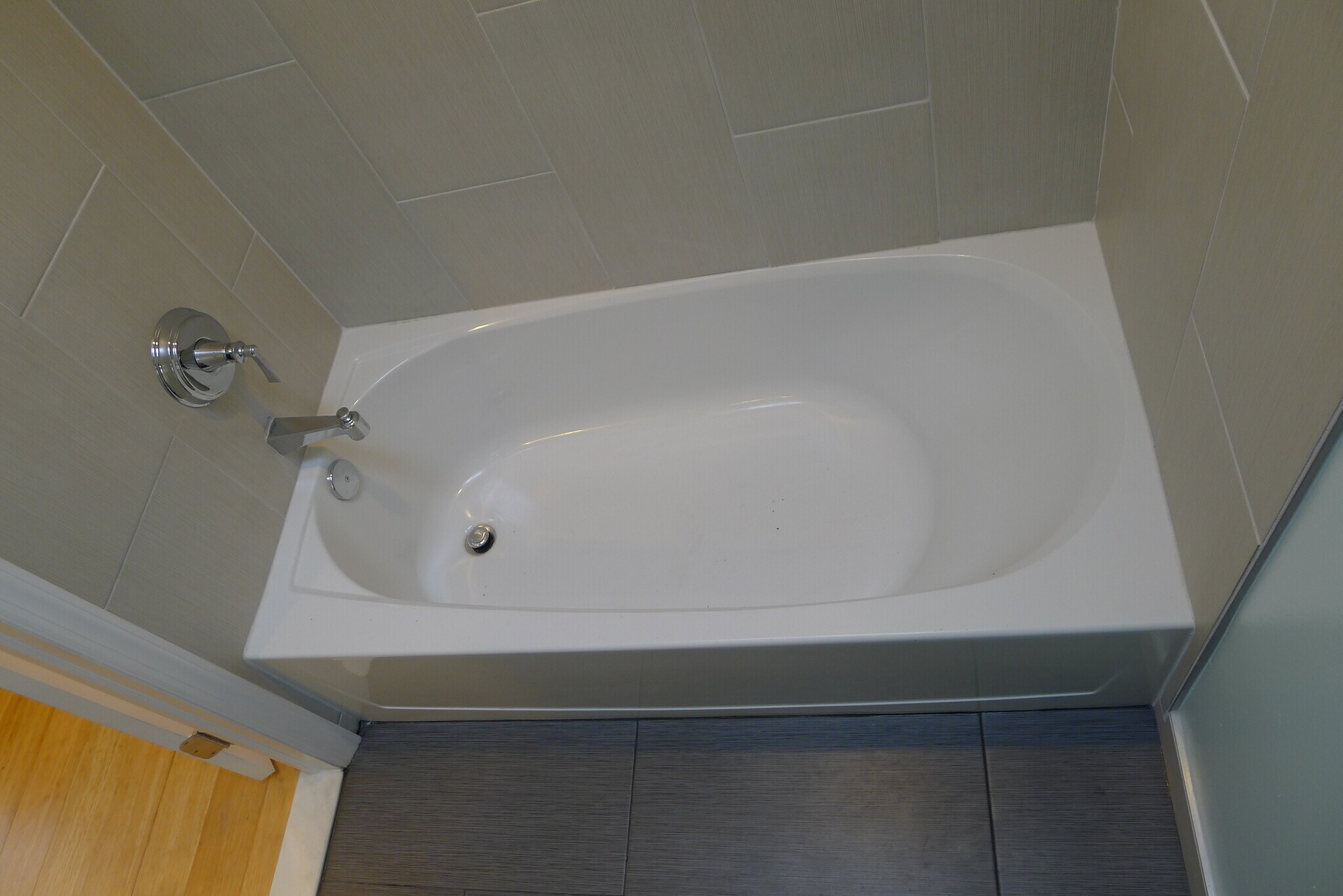 Building Photo - 278 Valley View Road