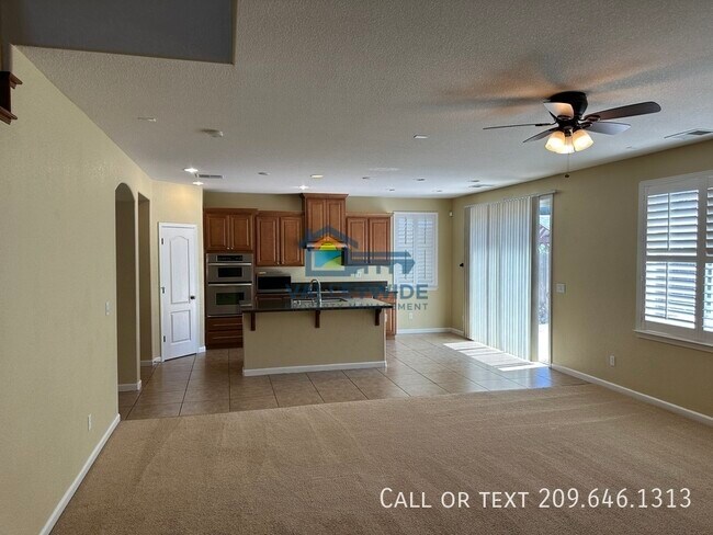 Building Photo - 2704 Acapulco Way