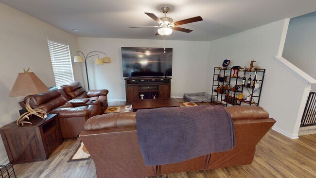 Building Photo - Pet Friendly 2023 Build in Convenient Location!