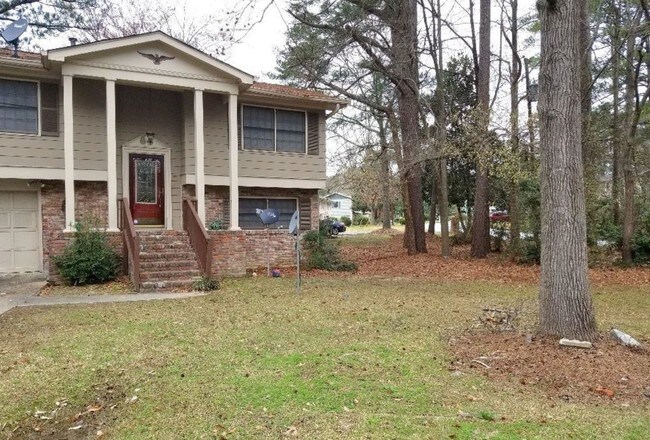 Building Photo - 205 Basswood Ct