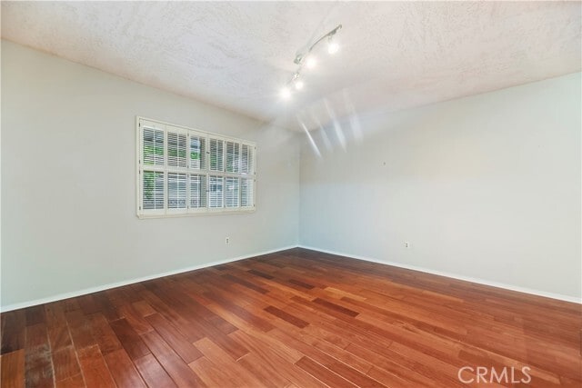 Building Photo - 1630 Barnard Rd