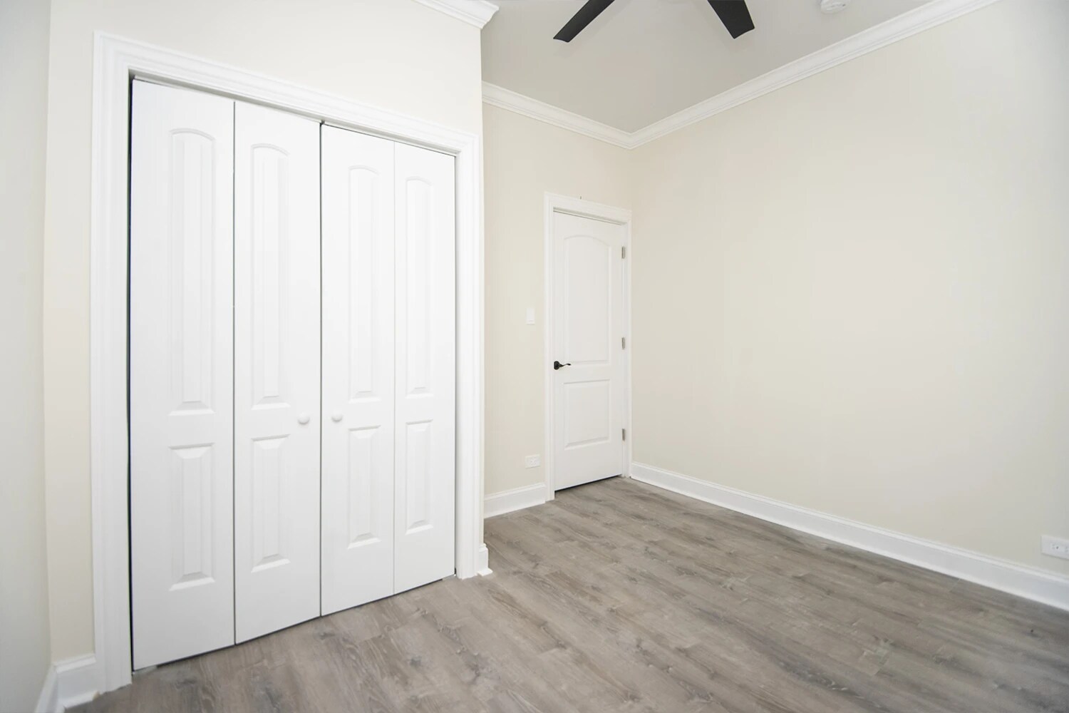 Building Photo - 329 Kedzie St