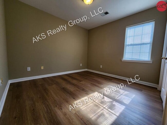 Building Photo - 124 Canyon Pl