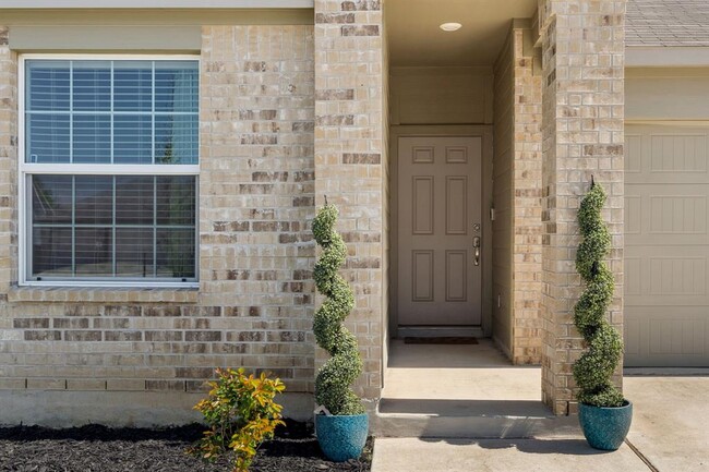 Building Photo - 185 Silver Springs Bend