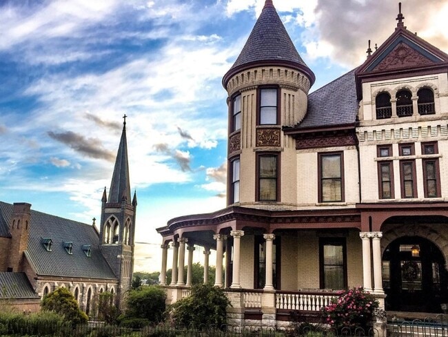 Building Photo - 385 Sherwood Ave