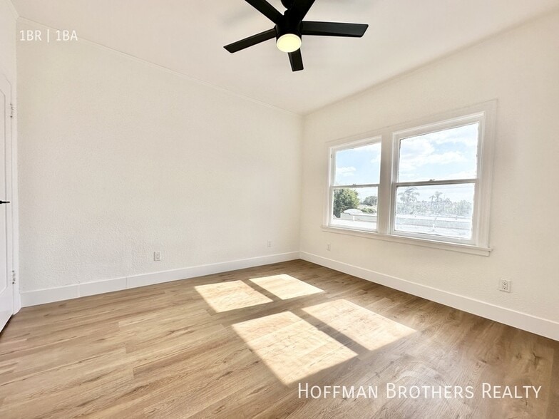 Building Photo - 2837 S Bronson Ave