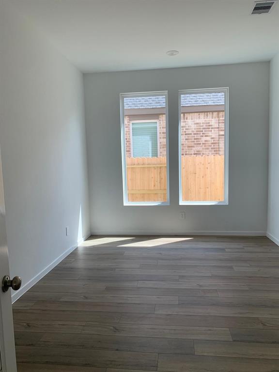 Building Photo - 32030 Meadowlake Mews Ln