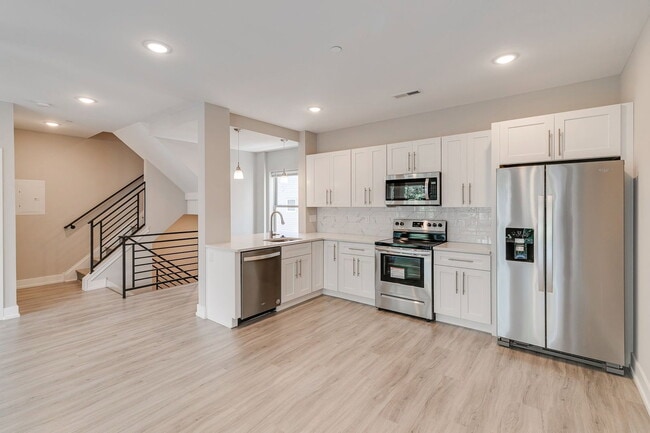 Building Photo - 2636 Annin St