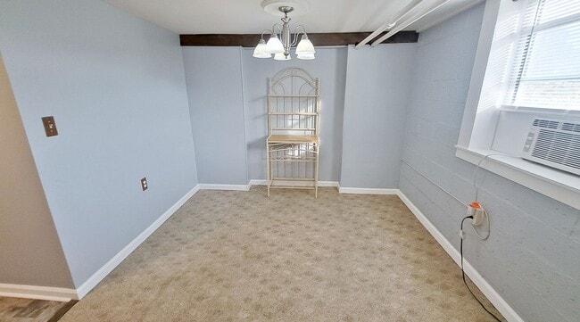 Building Photo - 1 Bed / 1 Bath Apartment