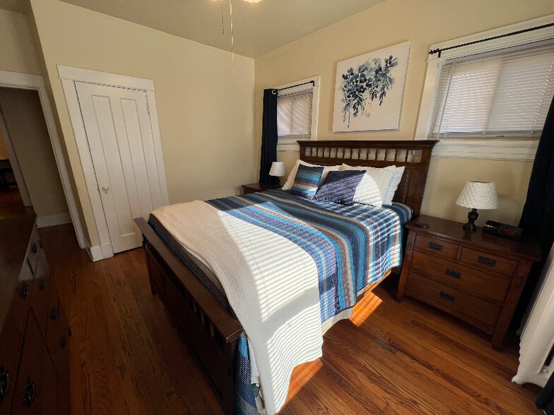 Building Photo - 5354 Murdoch Ave