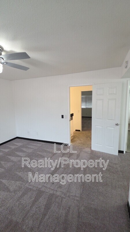 Building Photo - 1077 Santo Antonio Dr