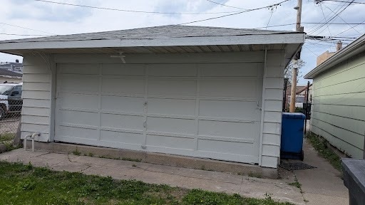 Garage - 2924 W 38th Pl
