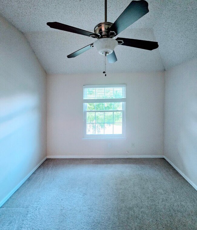Building Photo - 3705 Golden Aspen Dr