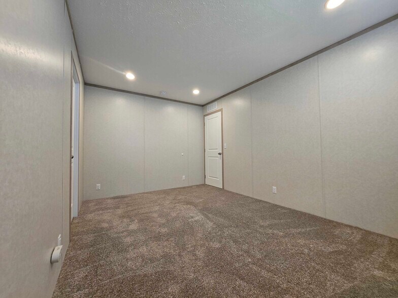 Building Photo - 52885 Van Buren Ct