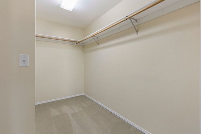 Building Photo - 1043 SE 34th Ave