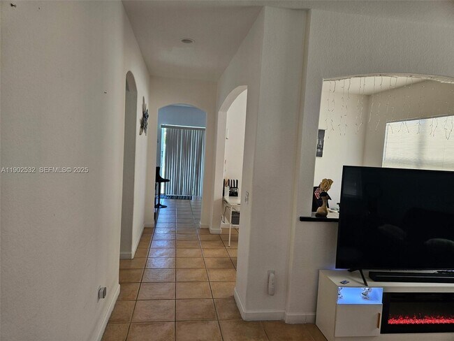 Building Photo - 1522 SE 16th Ave