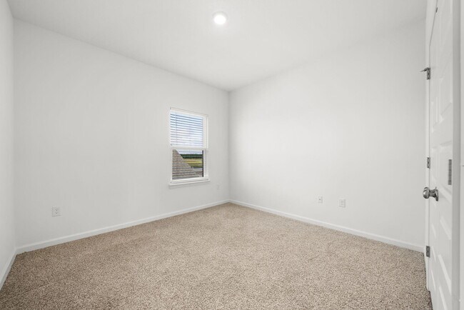 Building Photo - 231 Stagerbush St