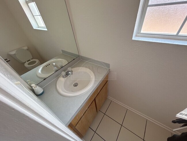 Building Photo - 4504 Deek Dr