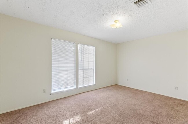 Building Photo - 5212 Beaverbrook Dr