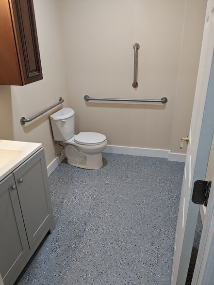 Building Photo - 851 Jackson St