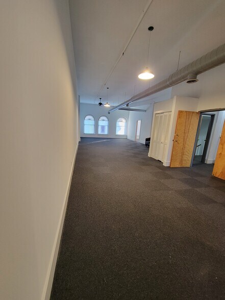 Building Photo - 122 N 3rd St