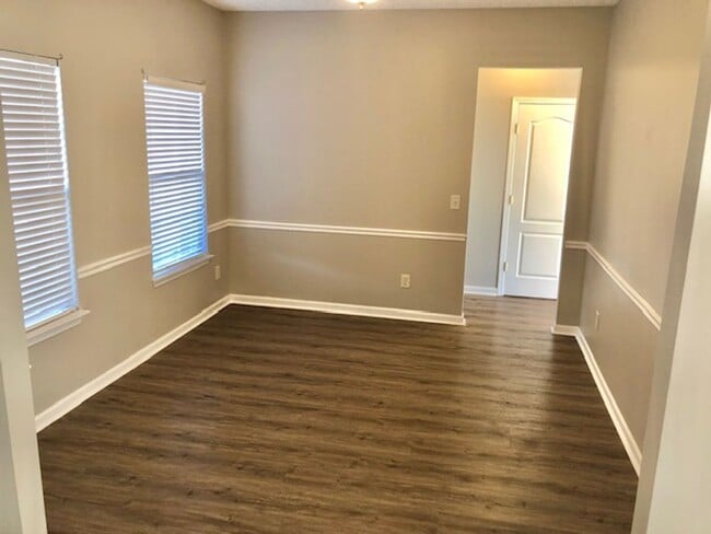 Building Photo - 4 bed, 2.5 Bath Home w/ 2 Car Garage in Franklin Green