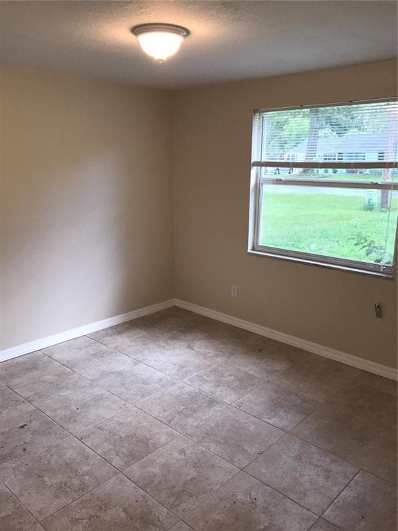 Building Photo - 906 Homewood Dr