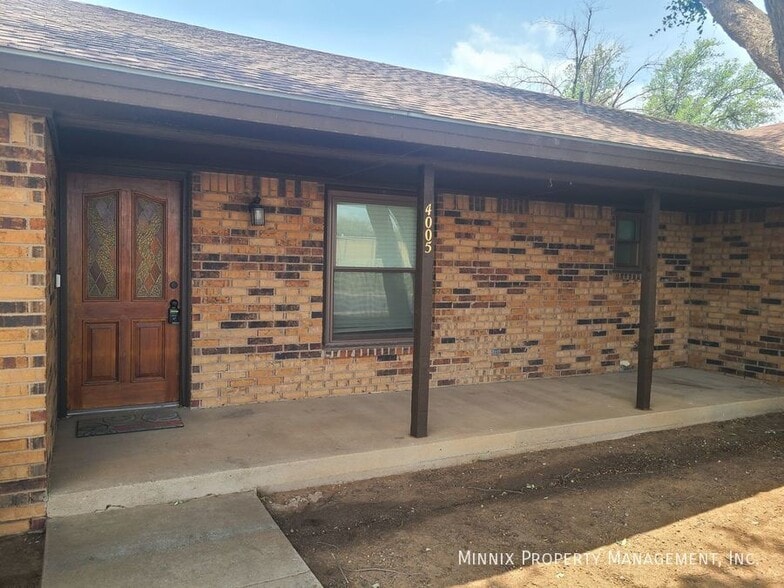 Building Photo - 4005 St Andrews Dr