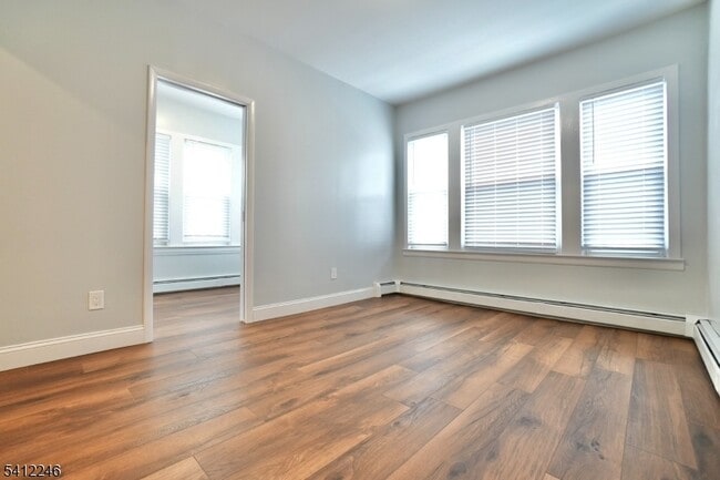 Building Photo - 43 Peck Ave