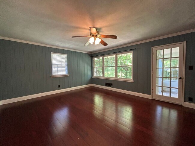 Building Photo - 3301 Brookside Ln