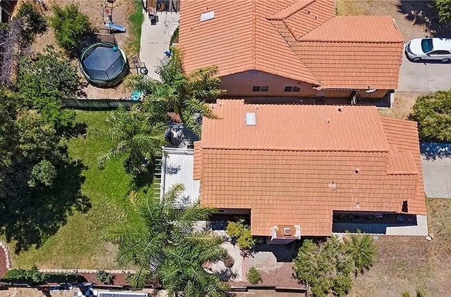 Building Photo - Spacious Two-Story Home in Lake Elsinore