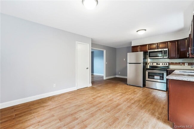 Building Photo - 30 Palisade St