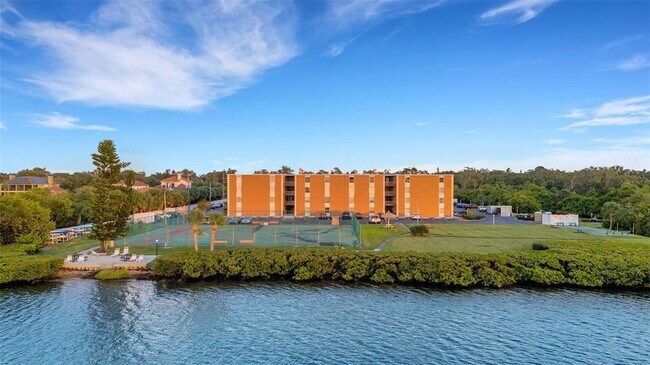Building Photo - 12760 Indian Rocks Rd