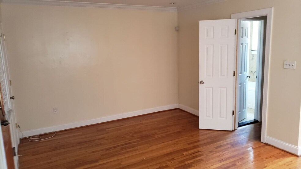 Building Photo - 3656 New Hampshire Ave NW